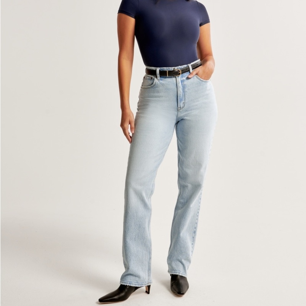 Abercrombie & Fitch Curve Love 90s Straight Leg Jeans Size 25